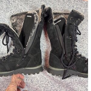 Skechers Boots Womens 5 Black Excellent Suede Faux Fur Lace Up Zip SN 45419